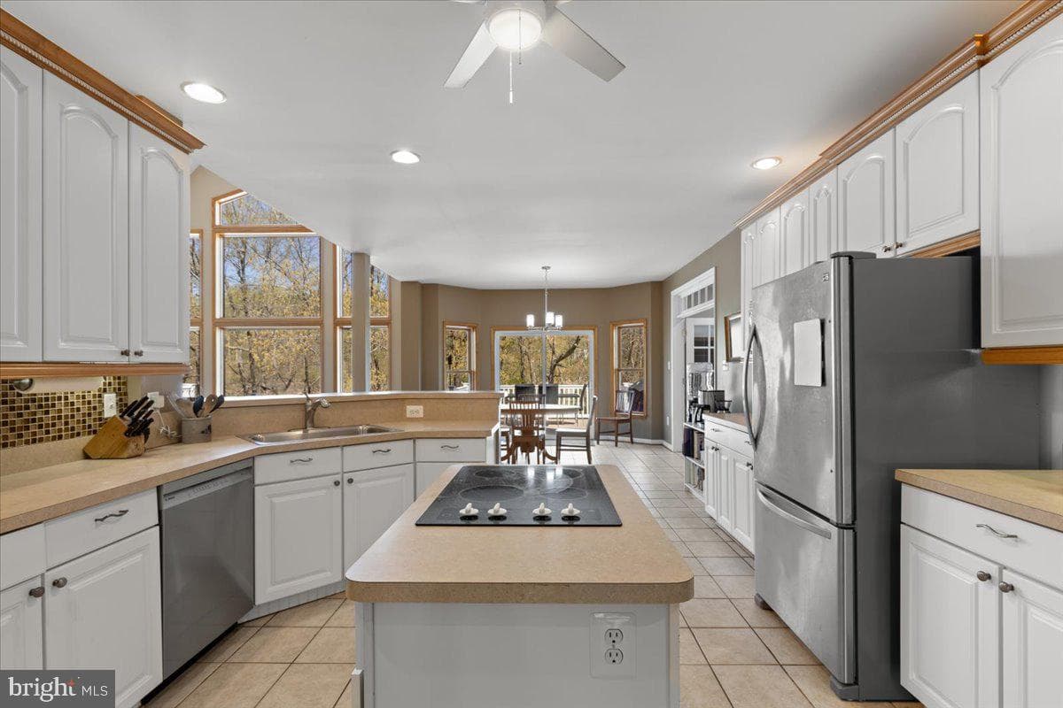 9345 Baker Street photo 21