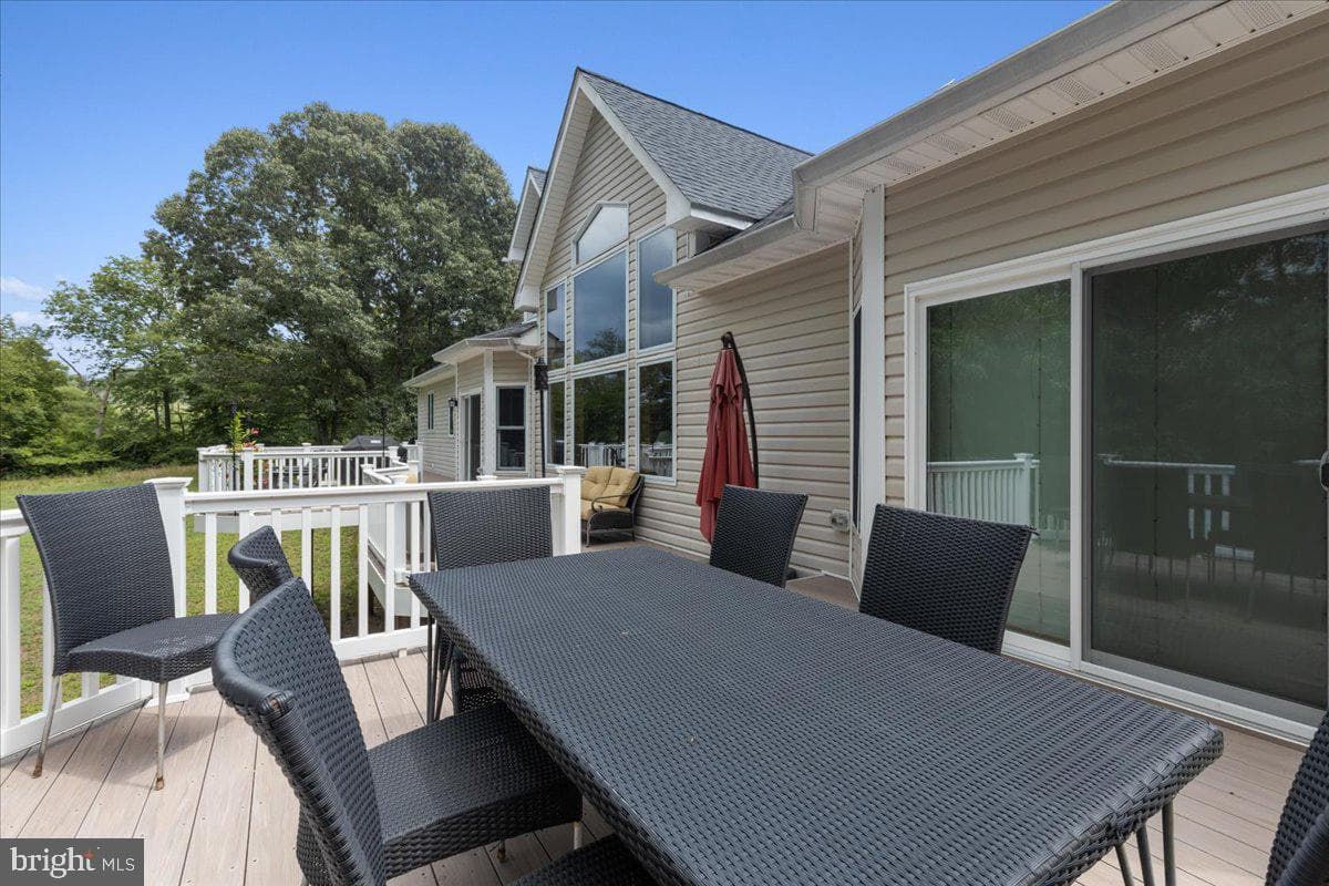 9345 Baker Street photo 45