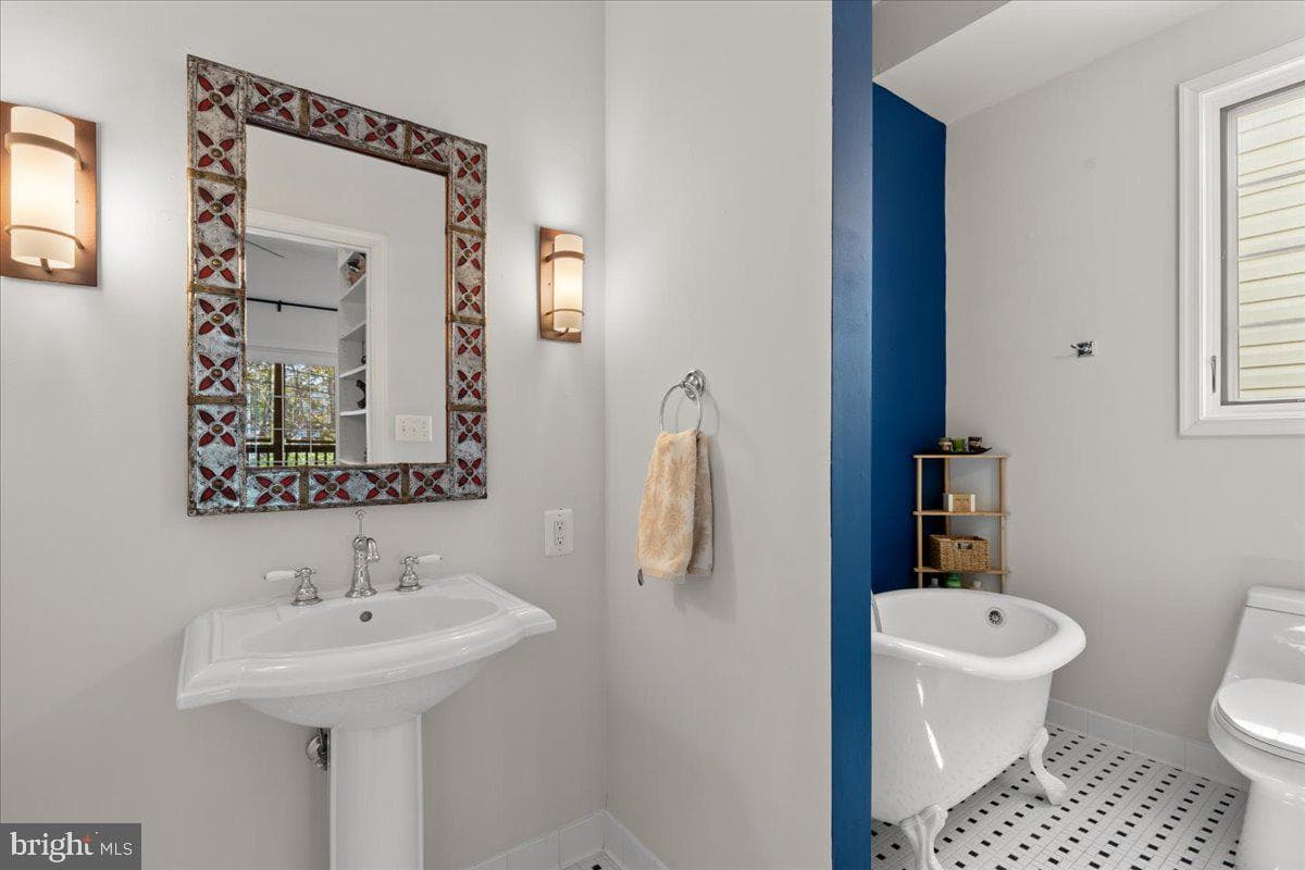9230 Atlantic Avenue photo 30