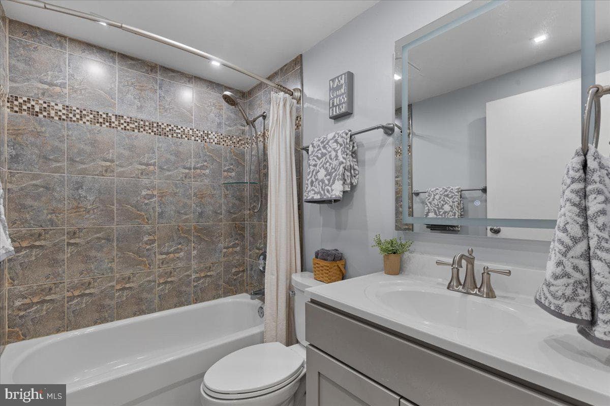 4100 Cassell Boulevard photo 17