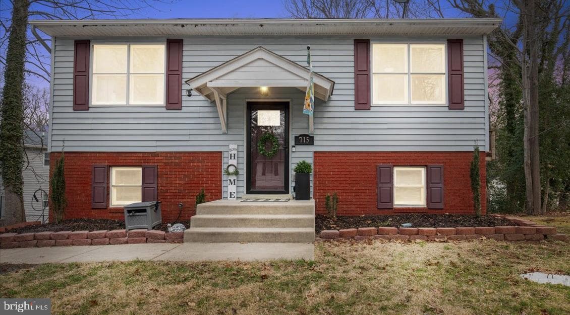 715 Willow Road photo 2