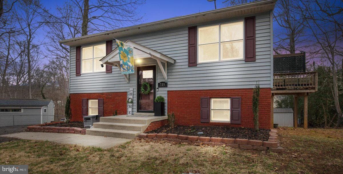 715 Willow Road photo 3