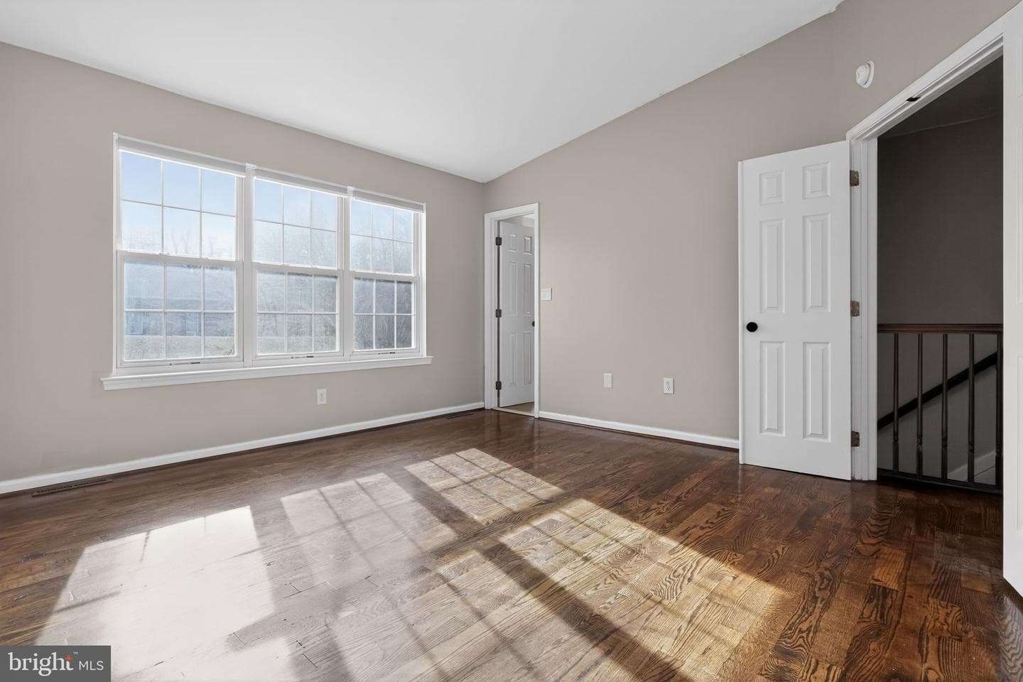481 Saddle Court photo 26
