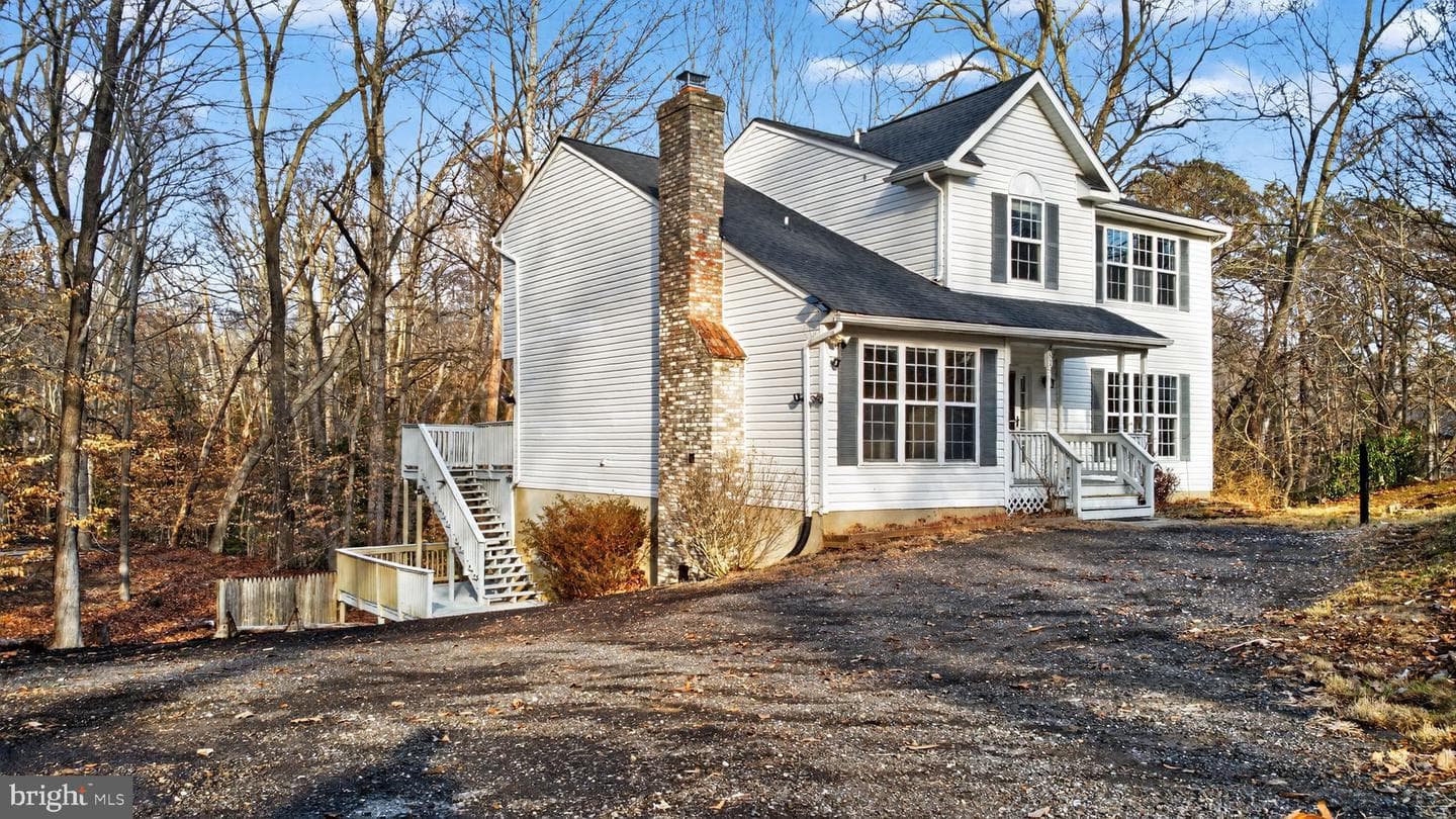 481 Saddle Court photo 3
