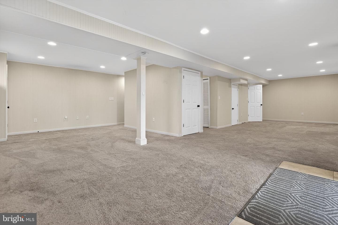 481 Saddle Court photo 32