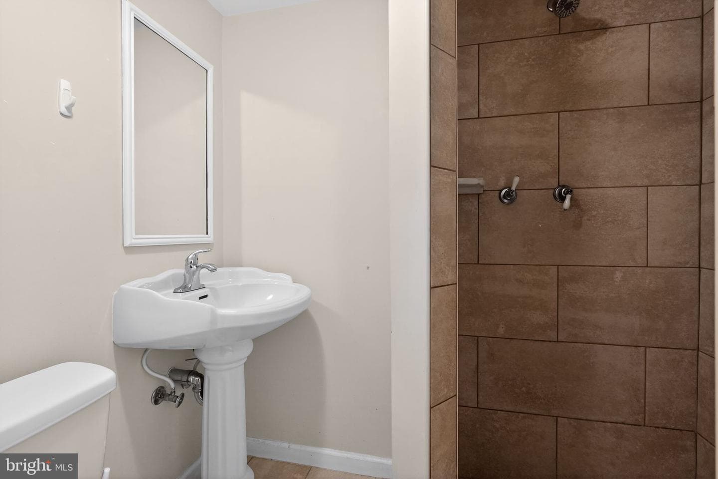 481 Saddle Court photo 35