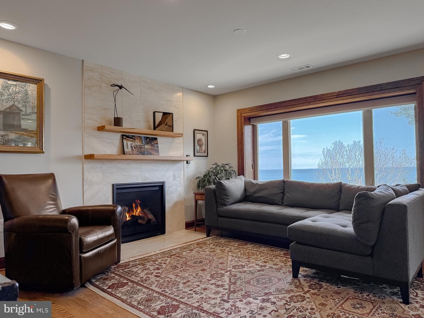 1586 Laurel Road photo 3