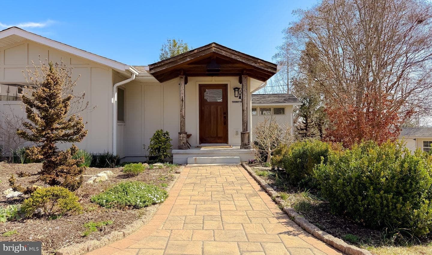1586 Laurel Road photo 56