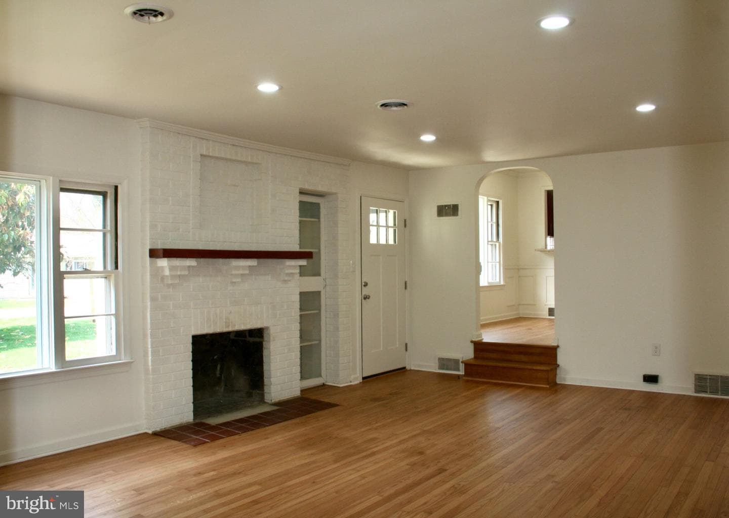 105 Calvert Towne Road photo 4