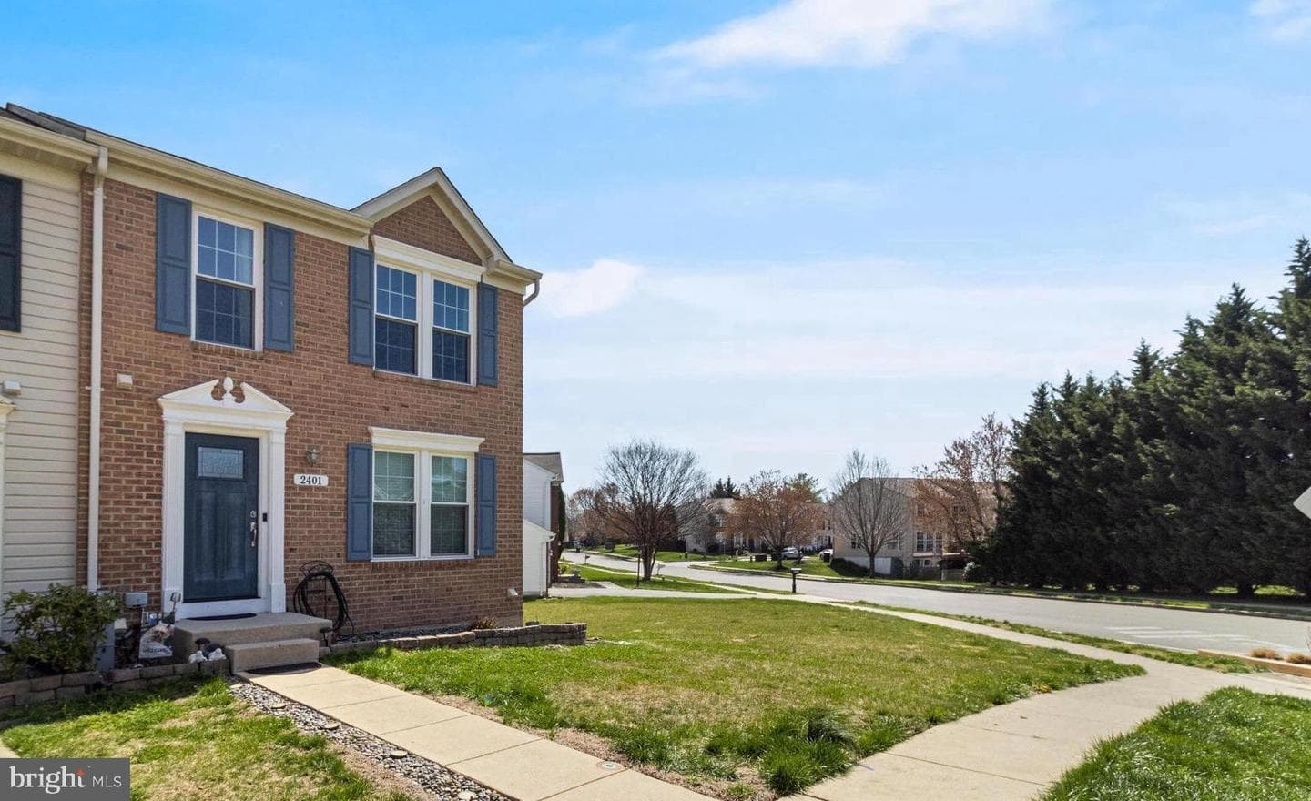 2401 Green Leaf Terrace photo 2