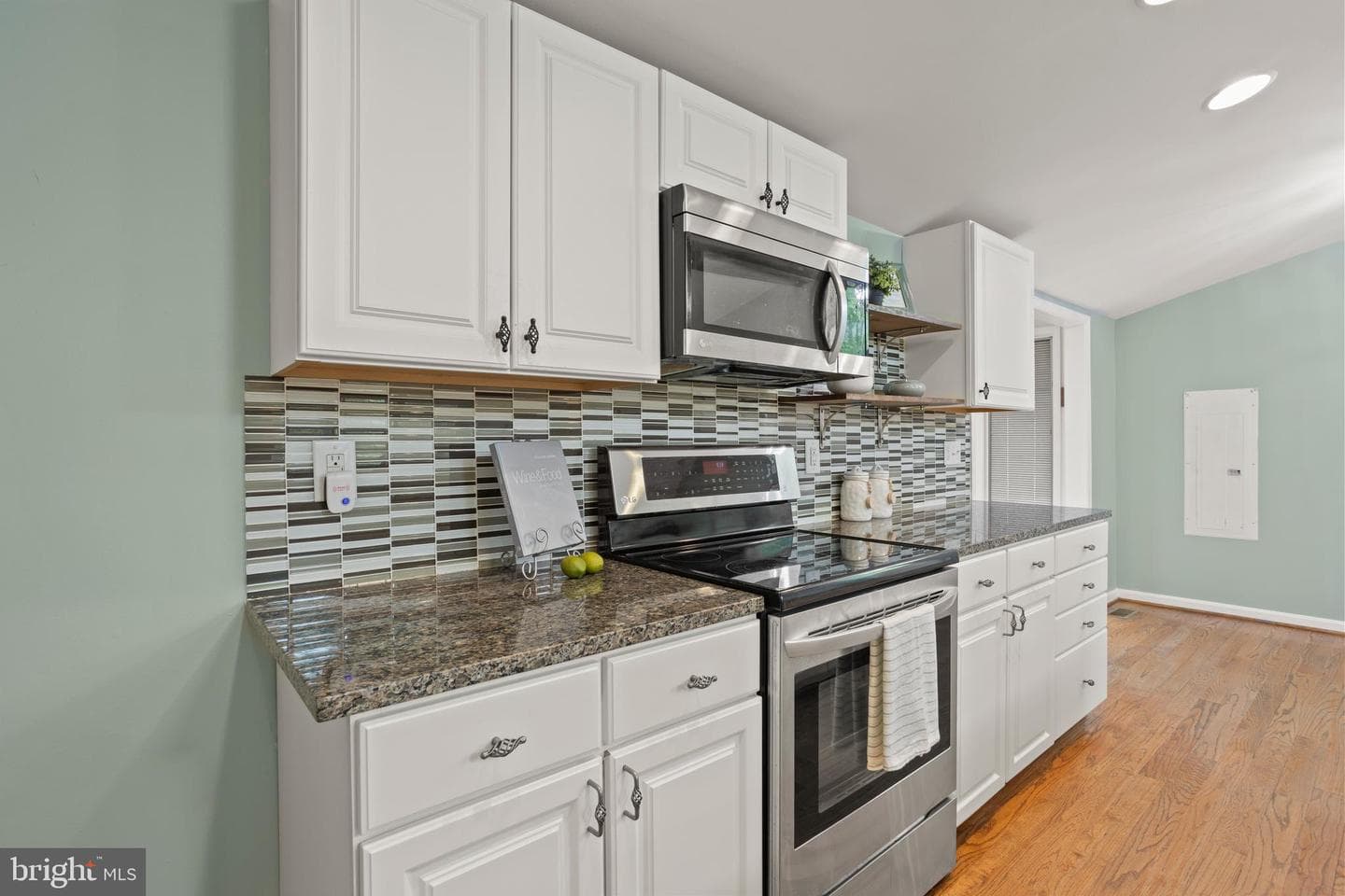 12820 Lake View Drive photo 20