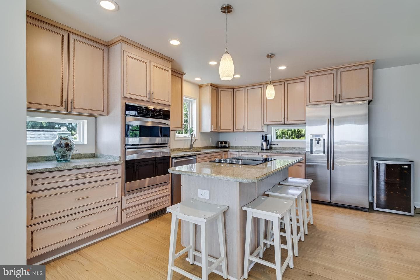 2818 Beach Drive photo 12