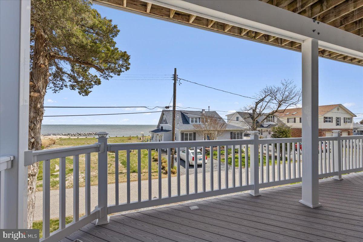 2818 Beach Drive photo 28