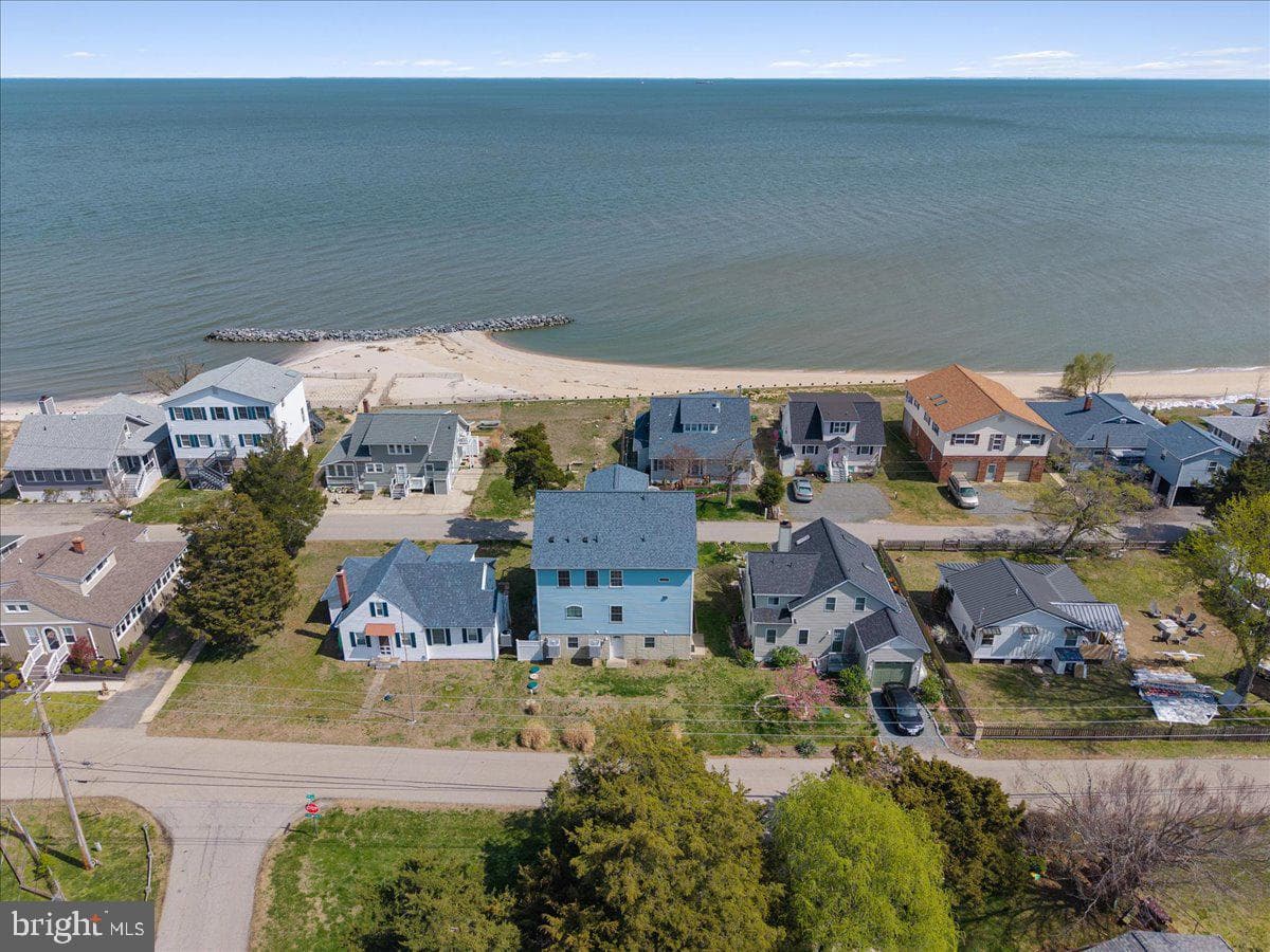 2818 Beach Drive photo 75