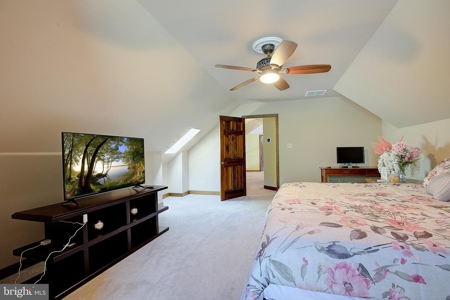 1050 Fowler Road photo 52