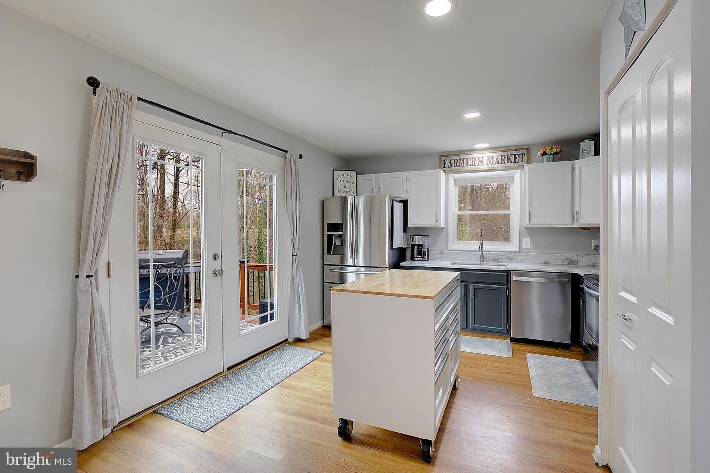 2819 Glasgow Way photo 11