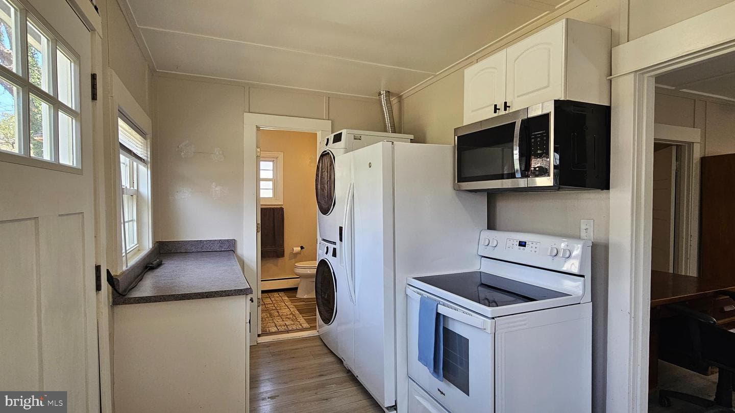246 Bay Avenue photo 14