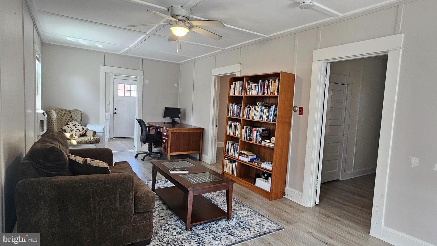 246 Bay Avenue photo 9