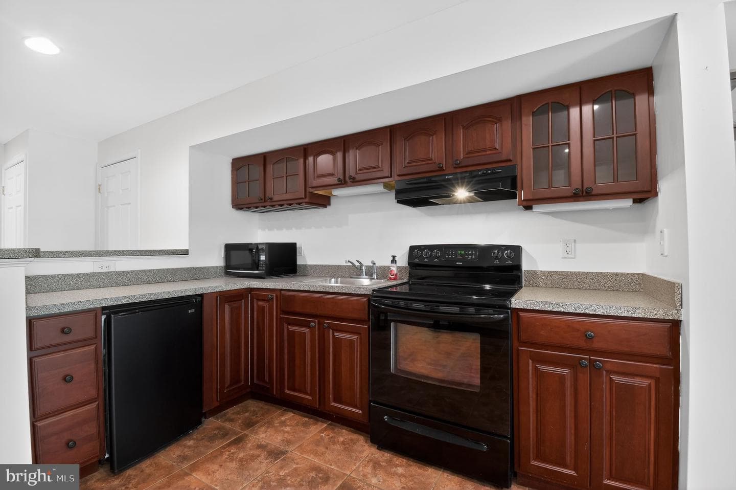90 Oxford Way photo 30