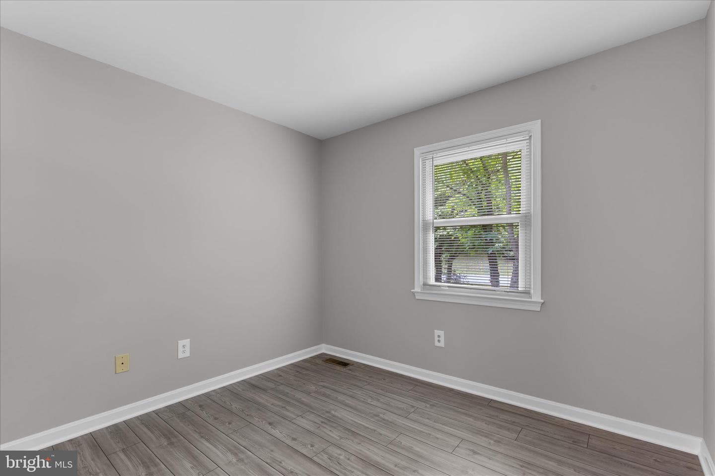4111 Pinewood Terrace photo 22