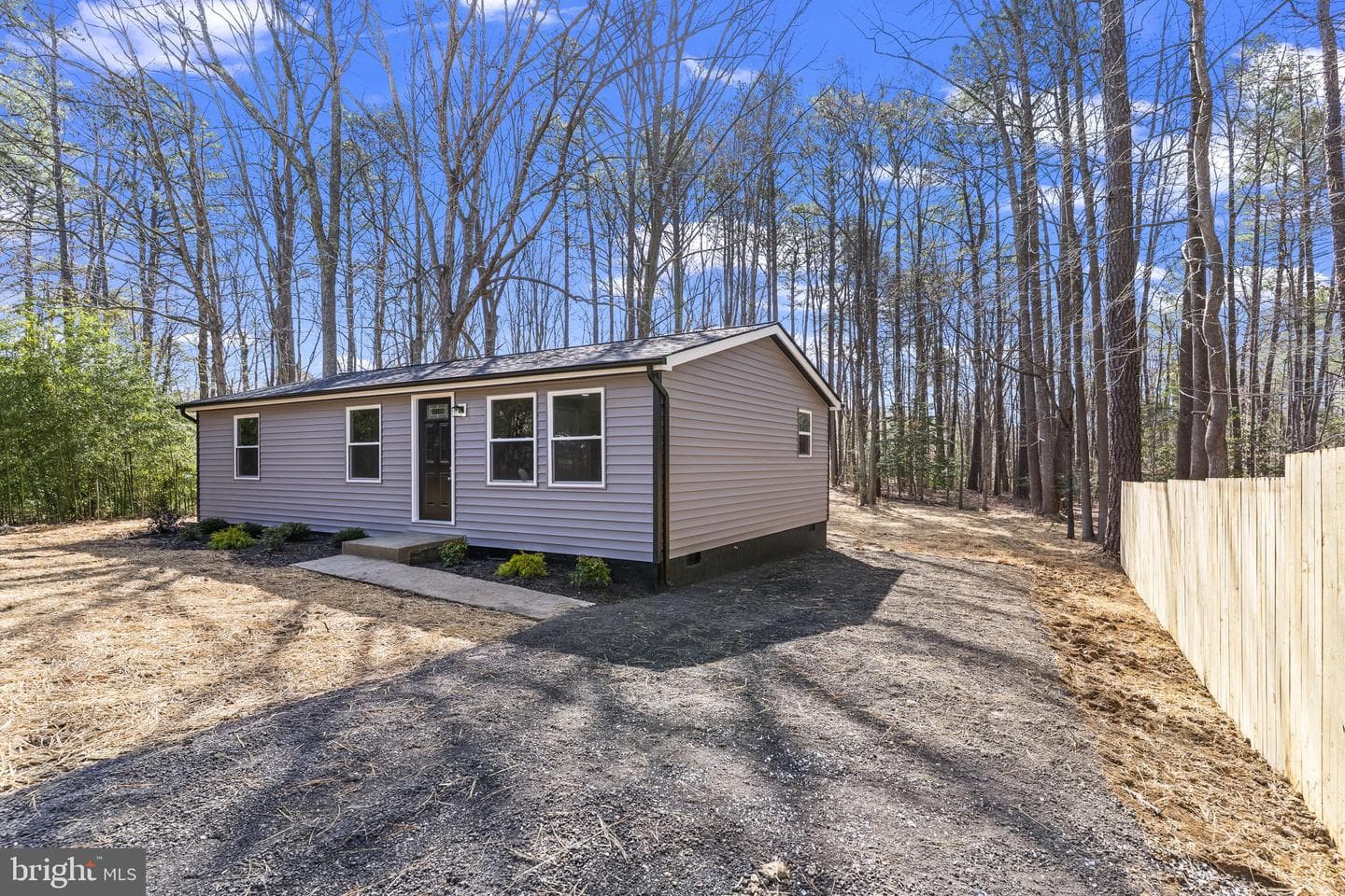 1207 Pinecrest Court photo 3