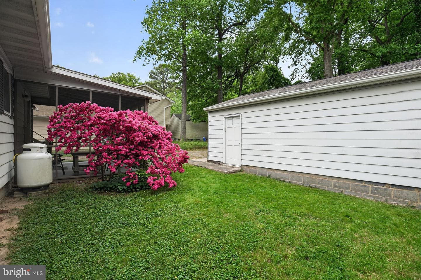 6070 Hill Road photo 3