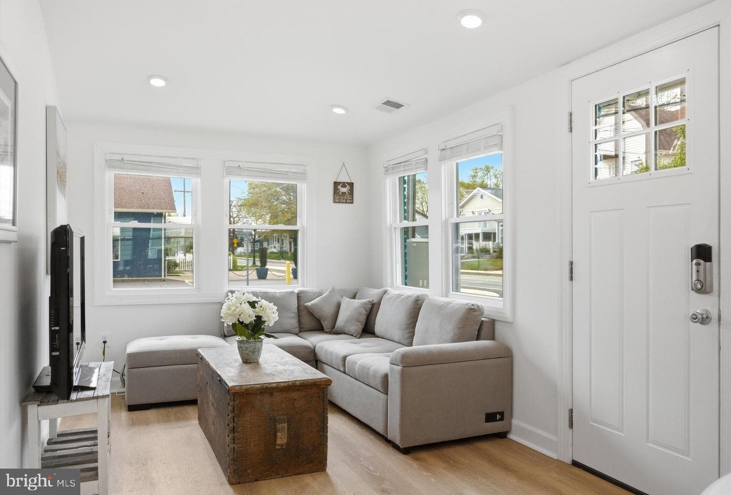 8329 Bayside Road photo 5