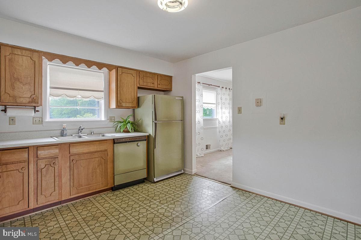 10700 Ward Road photo 9