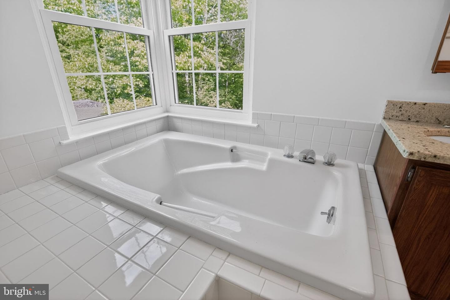 960 Dalrymple Road photo 31