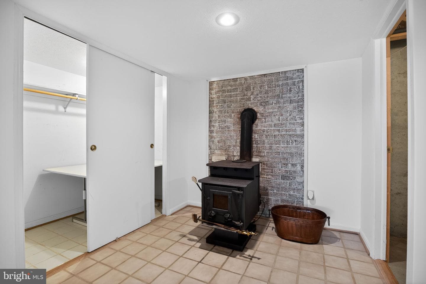 960 Dalrymple Road photo 43