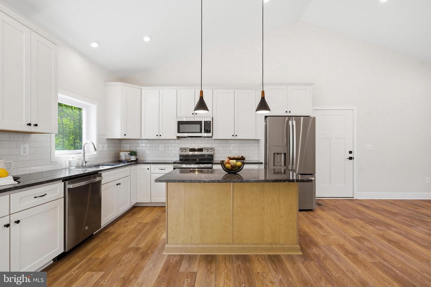 1362 Solomons Island Road photo 11