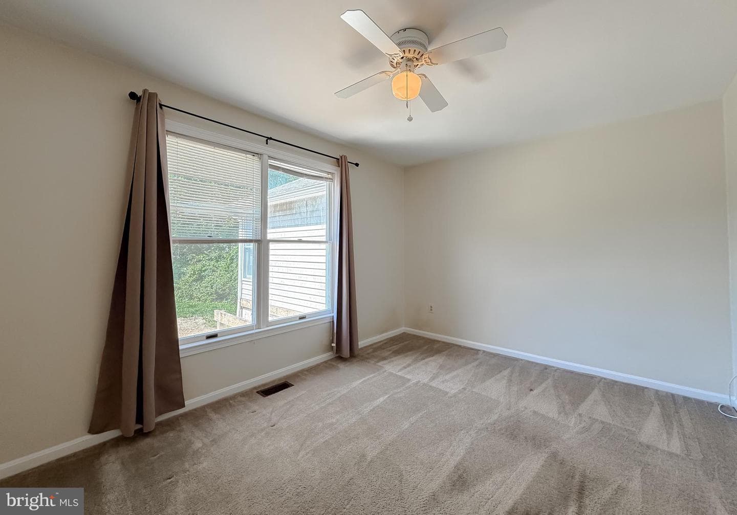 811 Cove Point Road photo 23