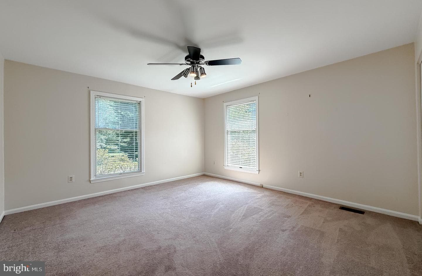 811 Cove Point Road photo 25