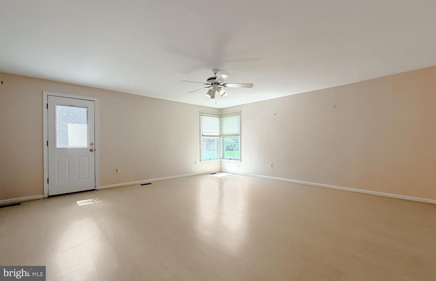 811 Cove Point Road photo 34