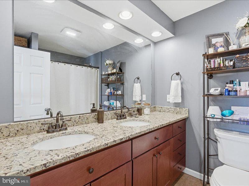 4013 Seagate Square photo 28