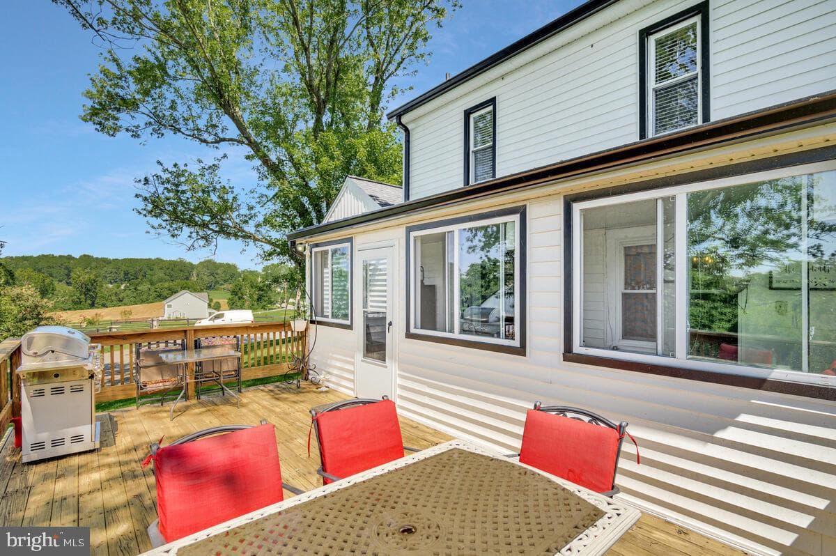 9642 Boyds Turn Road photo 17