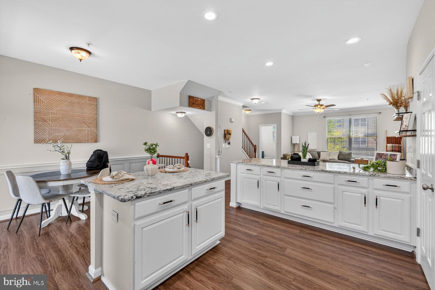 121 Polo Way photo 12