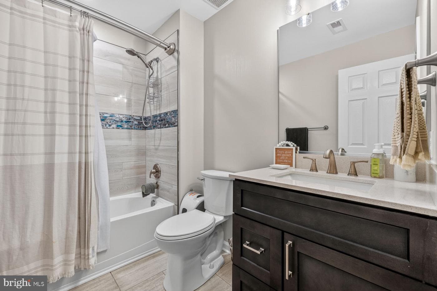 121 Polo Way photo 26