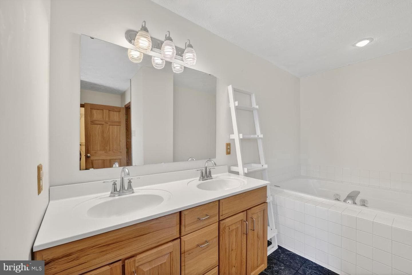 3907 3rd Street photo 41