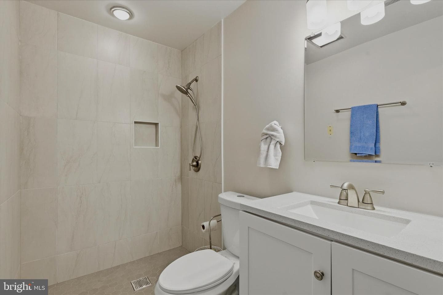 3901 Lakeside Ct photo 12