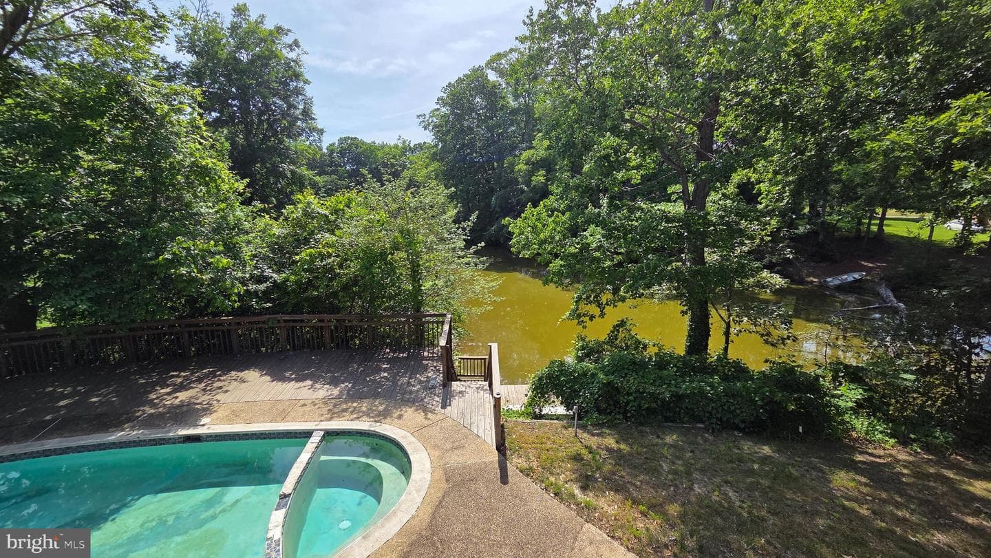 3901 Lakeside Ct photo 3