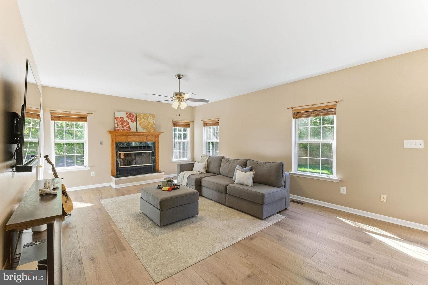 1824 Oriole Way photo 23