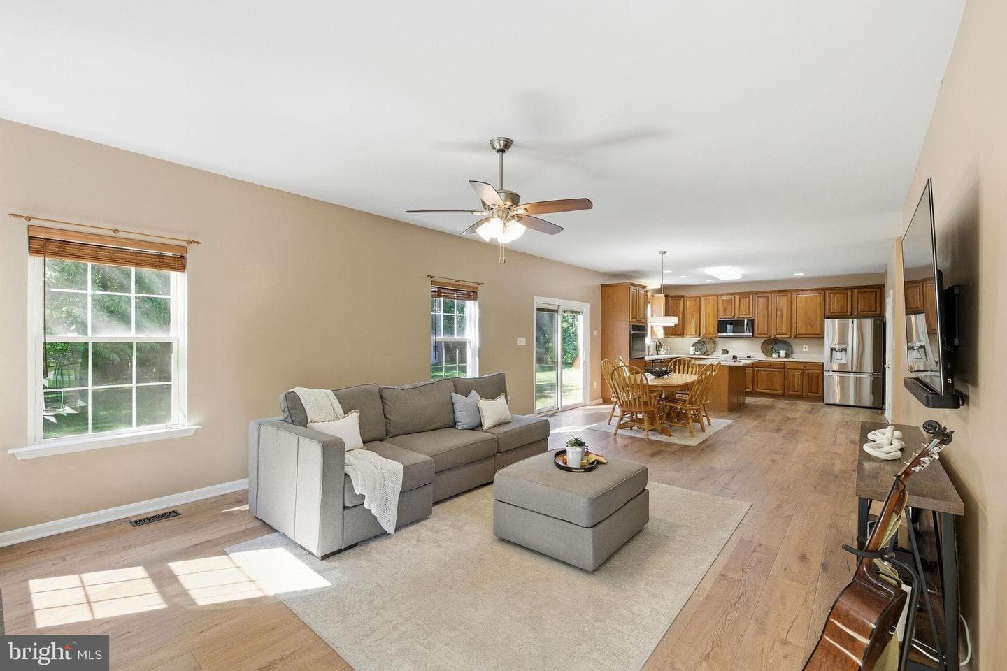 1824 Oriole Way photo 24