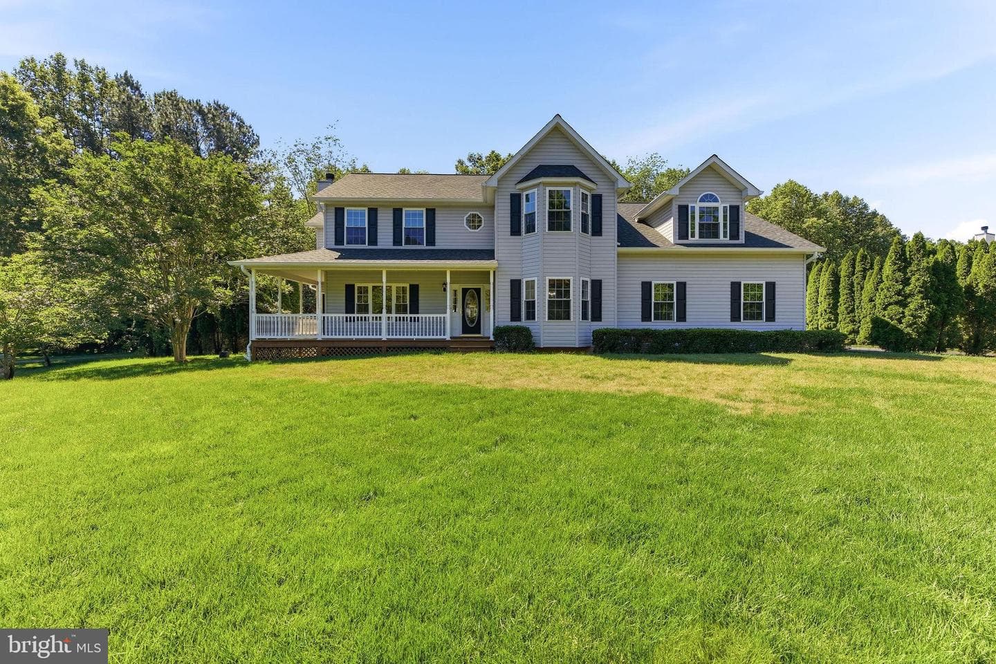 1824 Oriole Way photo 3