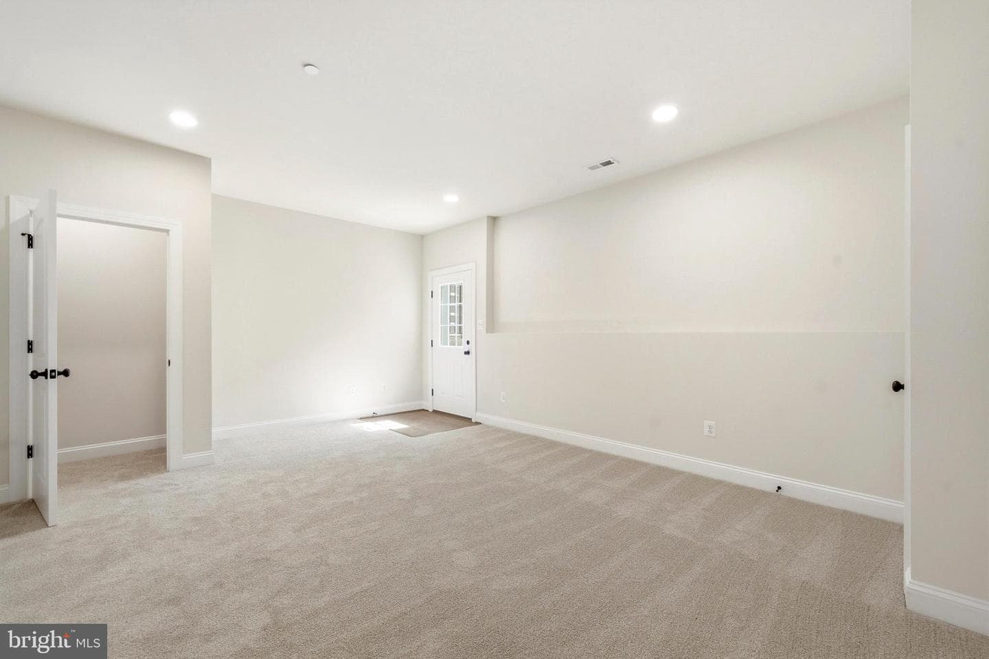 108 Potomac Court photo 34
