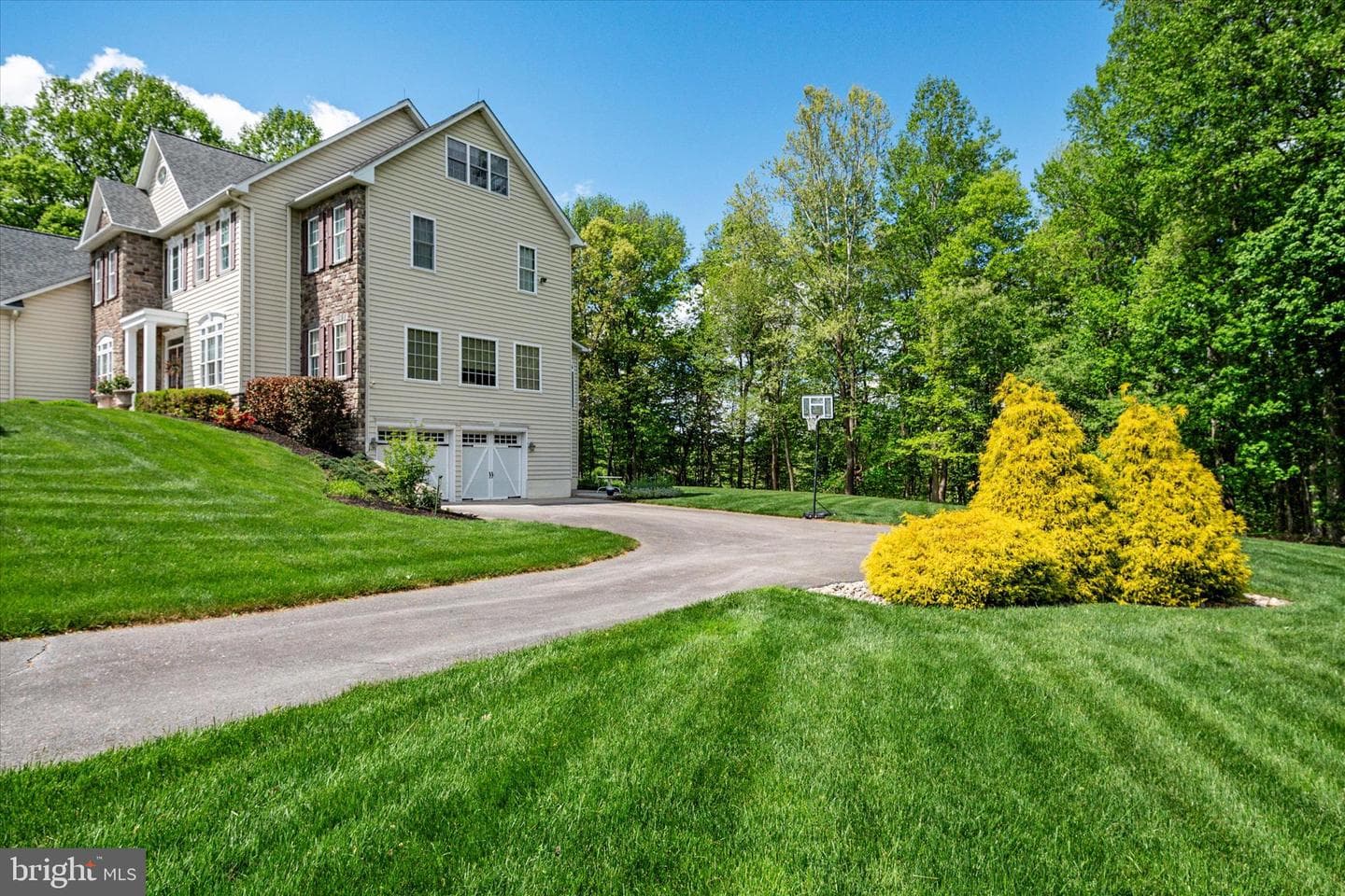 3740 Larkview Court photo 8