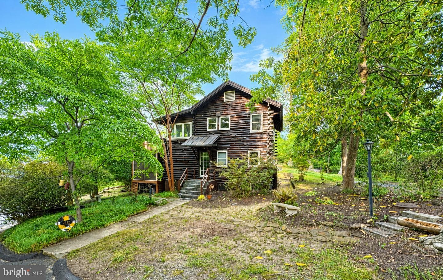 2342 Acacia Road