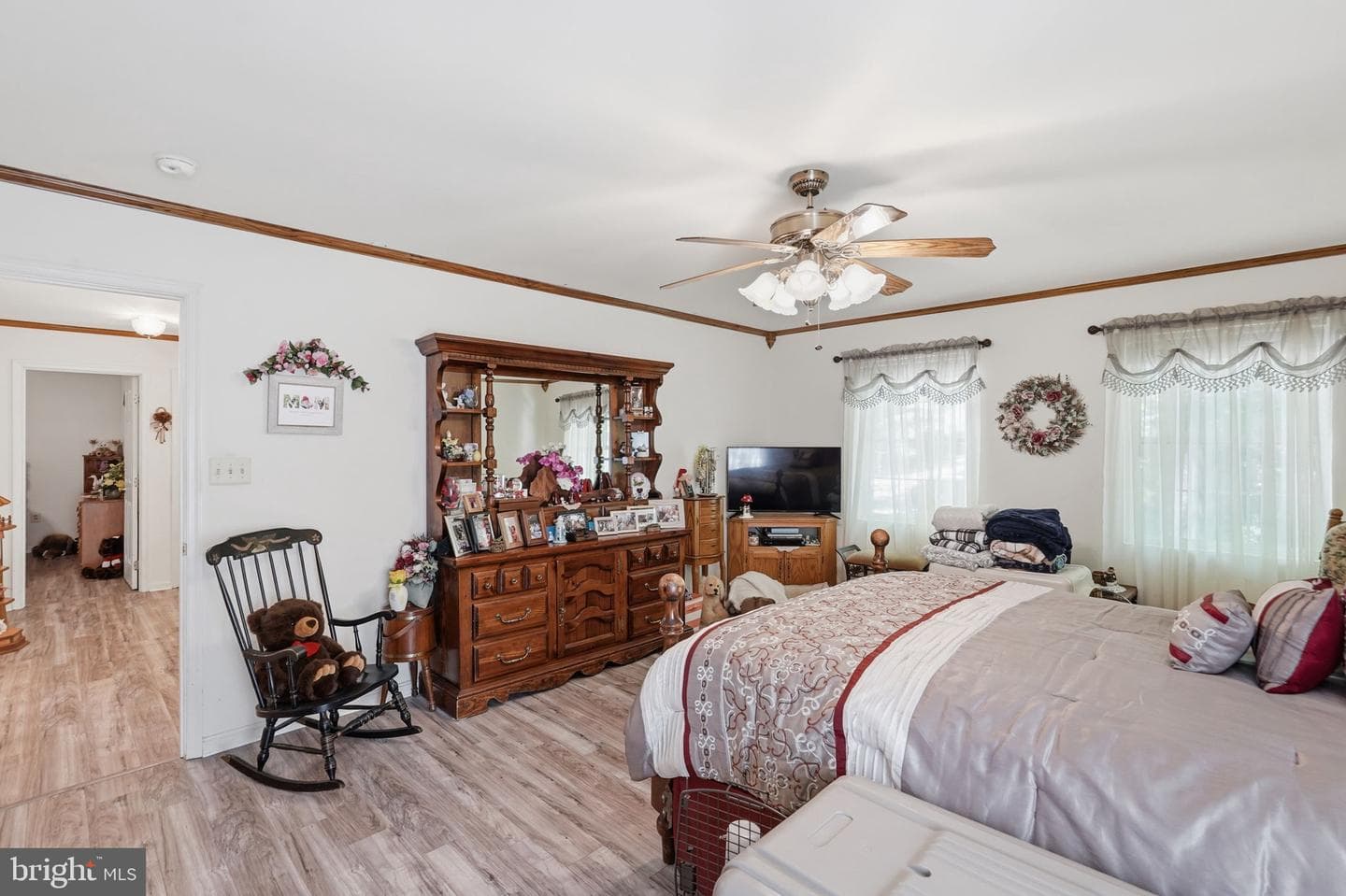 4010 Beach Drive photo 16