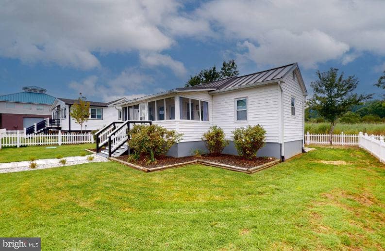 5237 Breezy Point Road photo 4