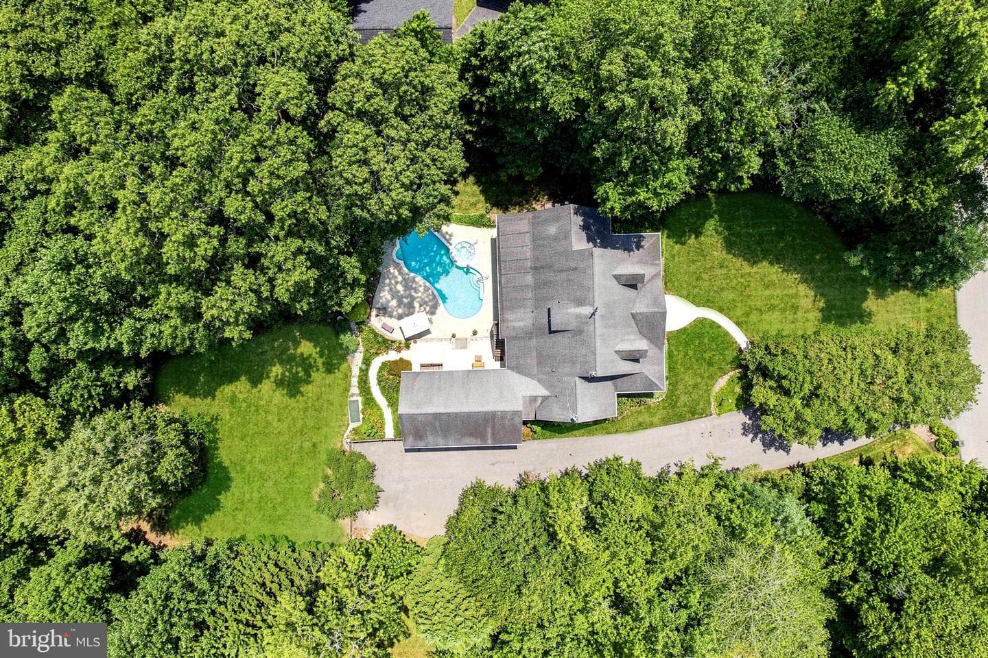 12033 Steven Lane, Dunkirk